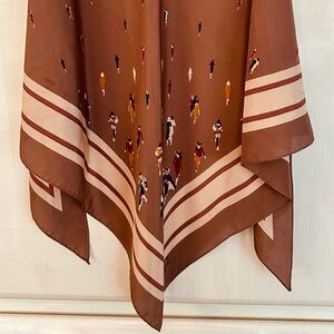 Sophisticated Triangular Scarf